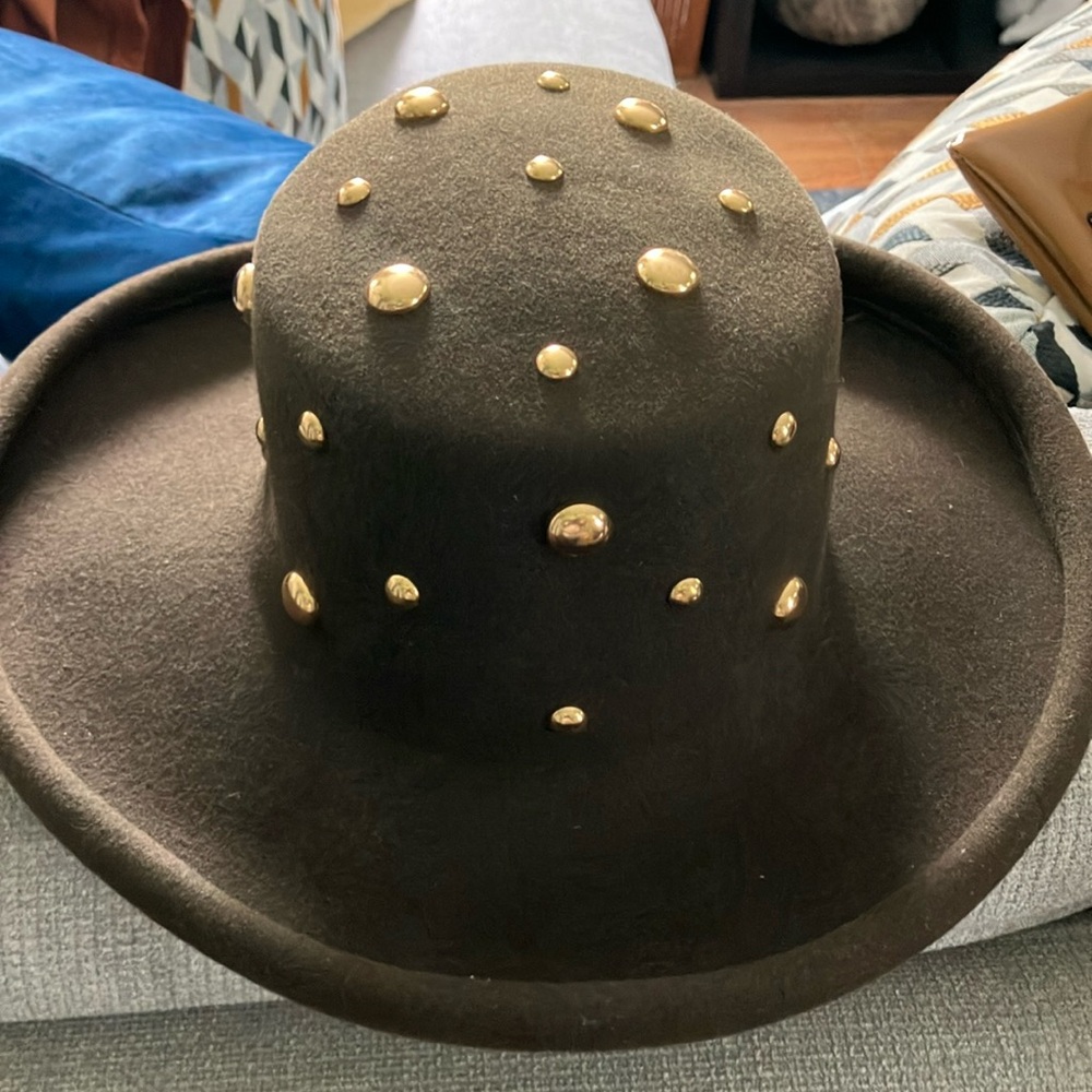 Vintage wool studded commodore hat